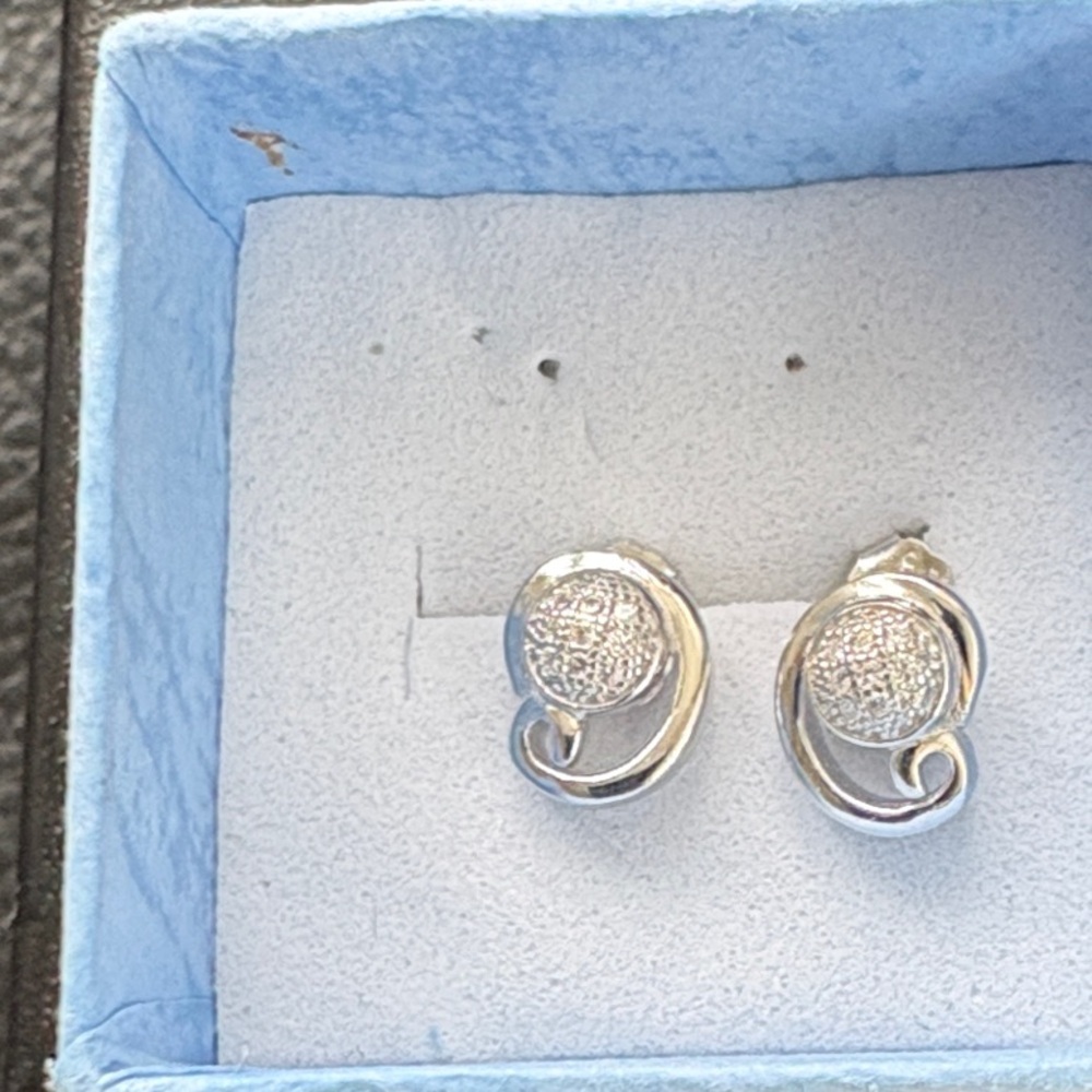 Elegant 925 Silver Swirl CZ Earrings - Picture 2 of 6